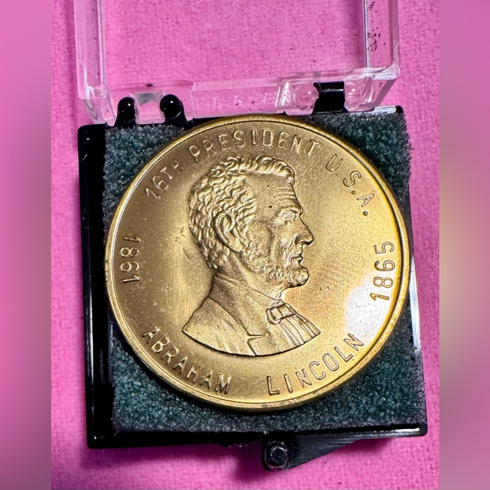 1861-1865 Abe Lincoln 16th President Honest Abe Token Dickinson State Bank Token